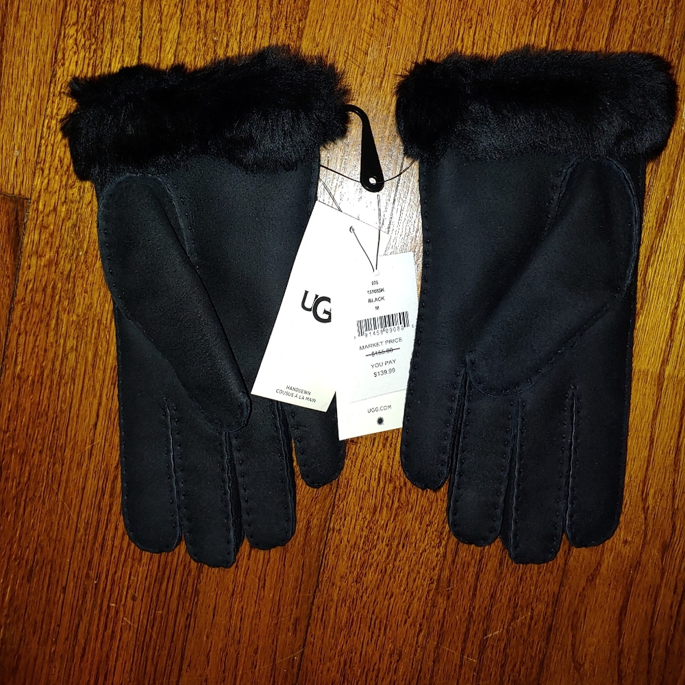 UGG Australian Gloves with fur. Black, size Medium